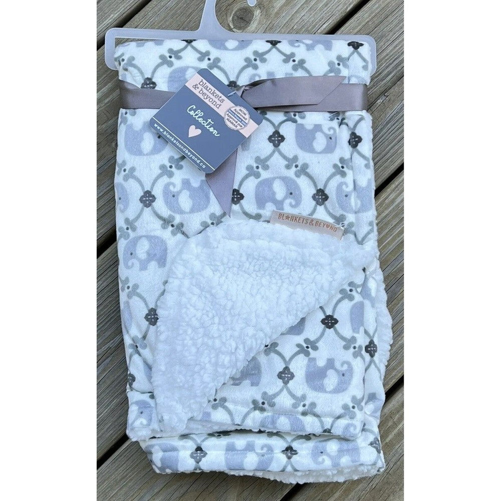 Blankets & Beyond Gray Elephant Tapestry Baby Blanket White Sherpa Fleece New